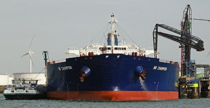 Российские танкеры уплывают из-под санкций
