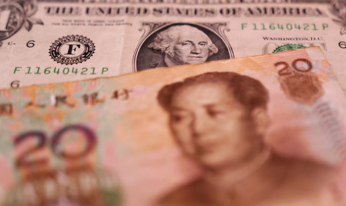 Китайский бизнес копит доллары