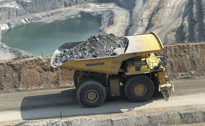 Инвестиционный спрос на платину уходит, добыча ...